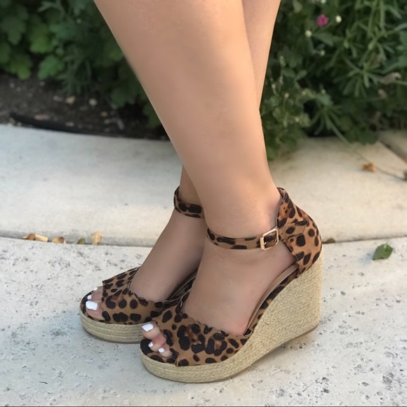 CLEARANCE-FIRM‼️5 🌟Leopard Espadrille Wedges - Picture 2 of 8